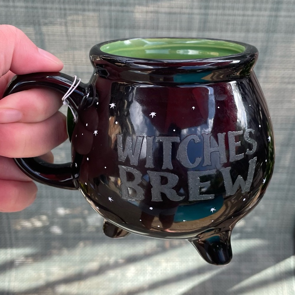 Emily Dumas WITCHES BREW Black Cauldron Glow in the Dark Ceramic Coffee Cup NEW!